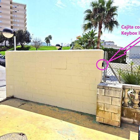 On Beach Deluxe Apartment With Pools And Own Garden Ел Пуерто де Санта Мария Екстериор снимка