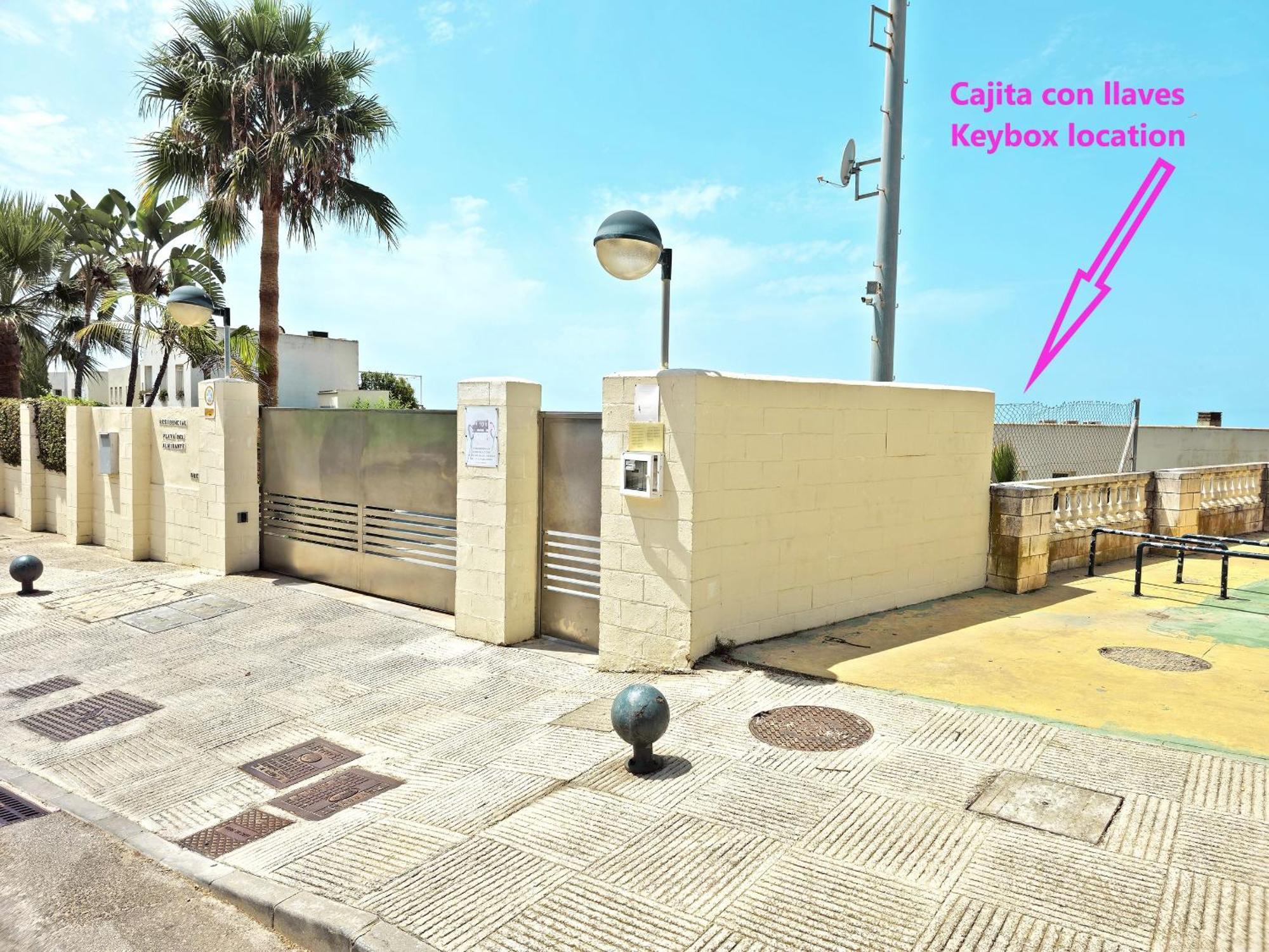 On Beach Deluxe Apartment With Pools And Own Garden Ел Пуерто де Санта Мария Екстериор снимка